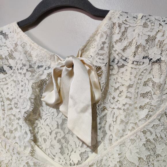 NWT Abercrombie & Fitch Women's Sz M Cream Lace Top Keyhole Tie Back - Picture 3 of 8